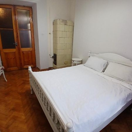 Бюджетная Квартира На Леси Украинки Lviv Eksteriør bilde