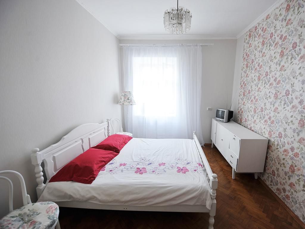 Бюджетная Квартира На Леси Украинки Lviv Eksteriør bilde